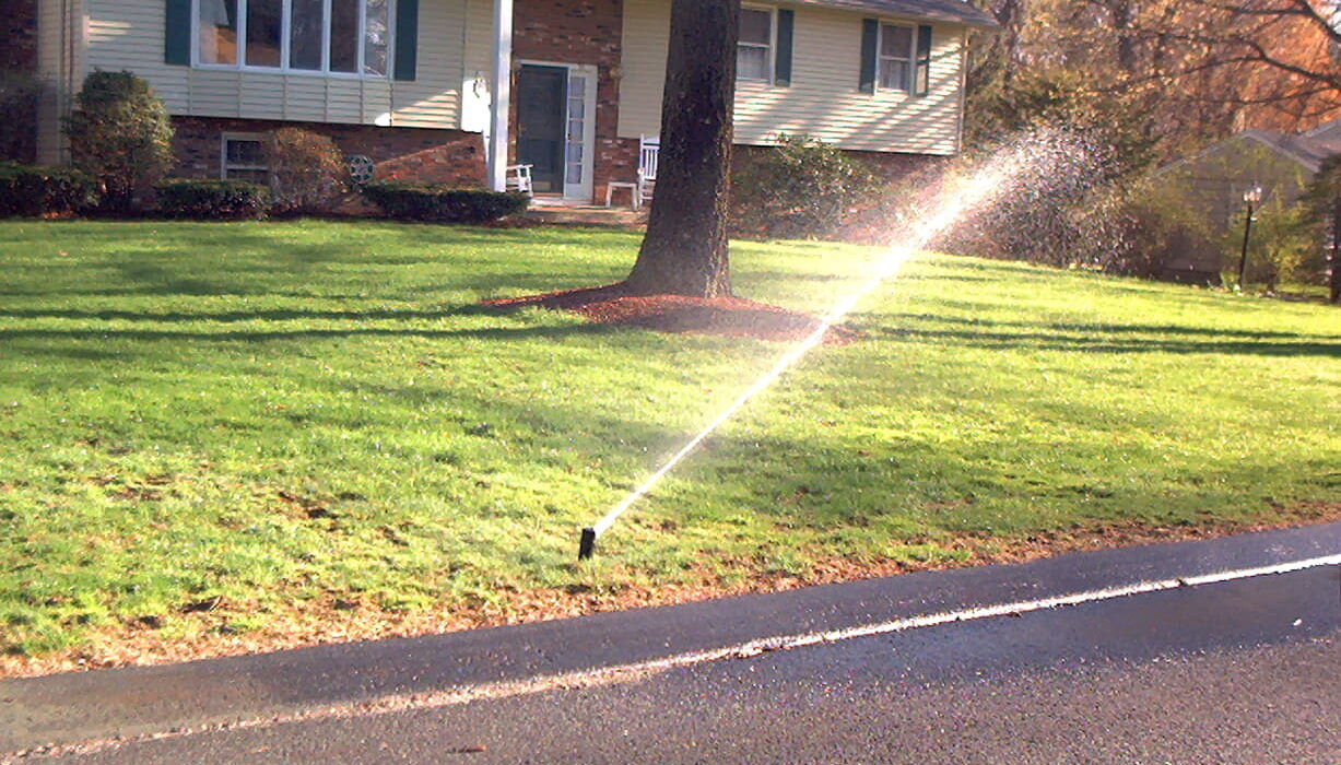 Revolutionize Your Lawn Maintenance Routine with Automatic Water Sprinkler
