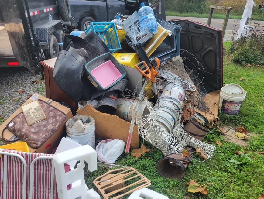 Backyard Junk Removal In Melbourne: Essential Dos And Don’ts